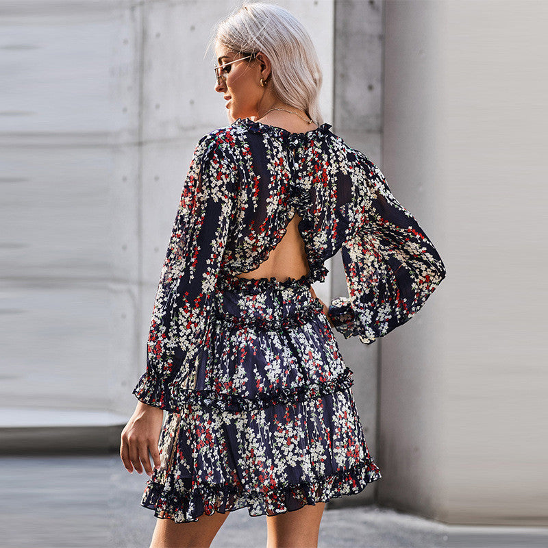 Sexy Boho Mini-Kleid mit V-Ausschnitt, Rüschen & Rückenfreiem Design