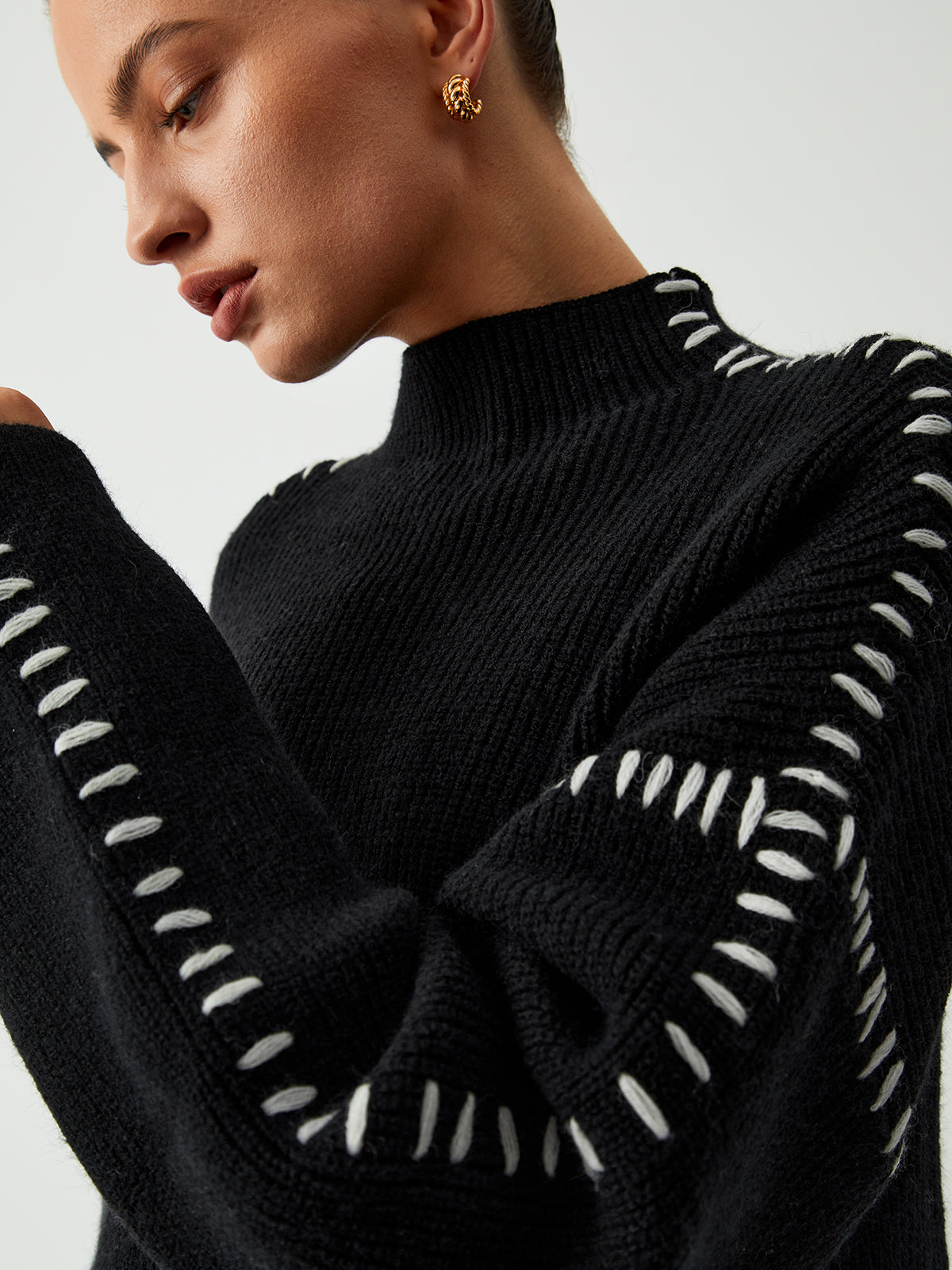 Damen Hoher Kragenpullover mit Stichdesign – Warm und Stilvoll