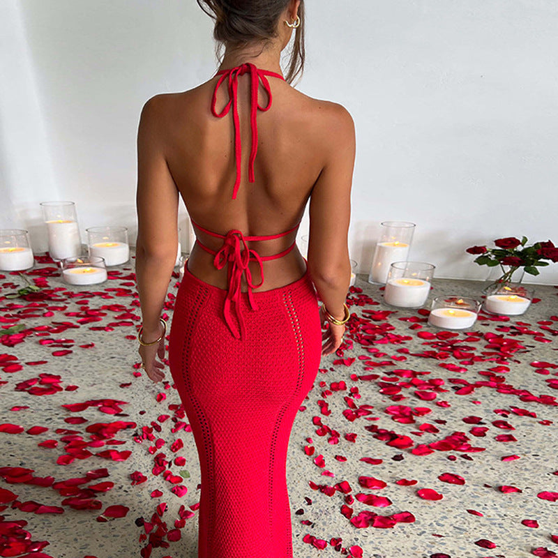 Verführerisches Spitzenkleid mit V-Ausschnitt & Neckholder