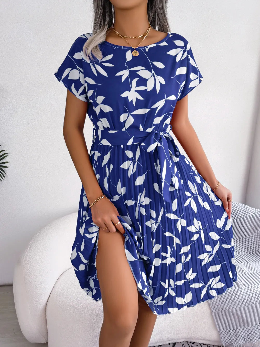 Elegantes Midikleid mit Blattdruck für Damen - Freizeitkleidung für den Sommer