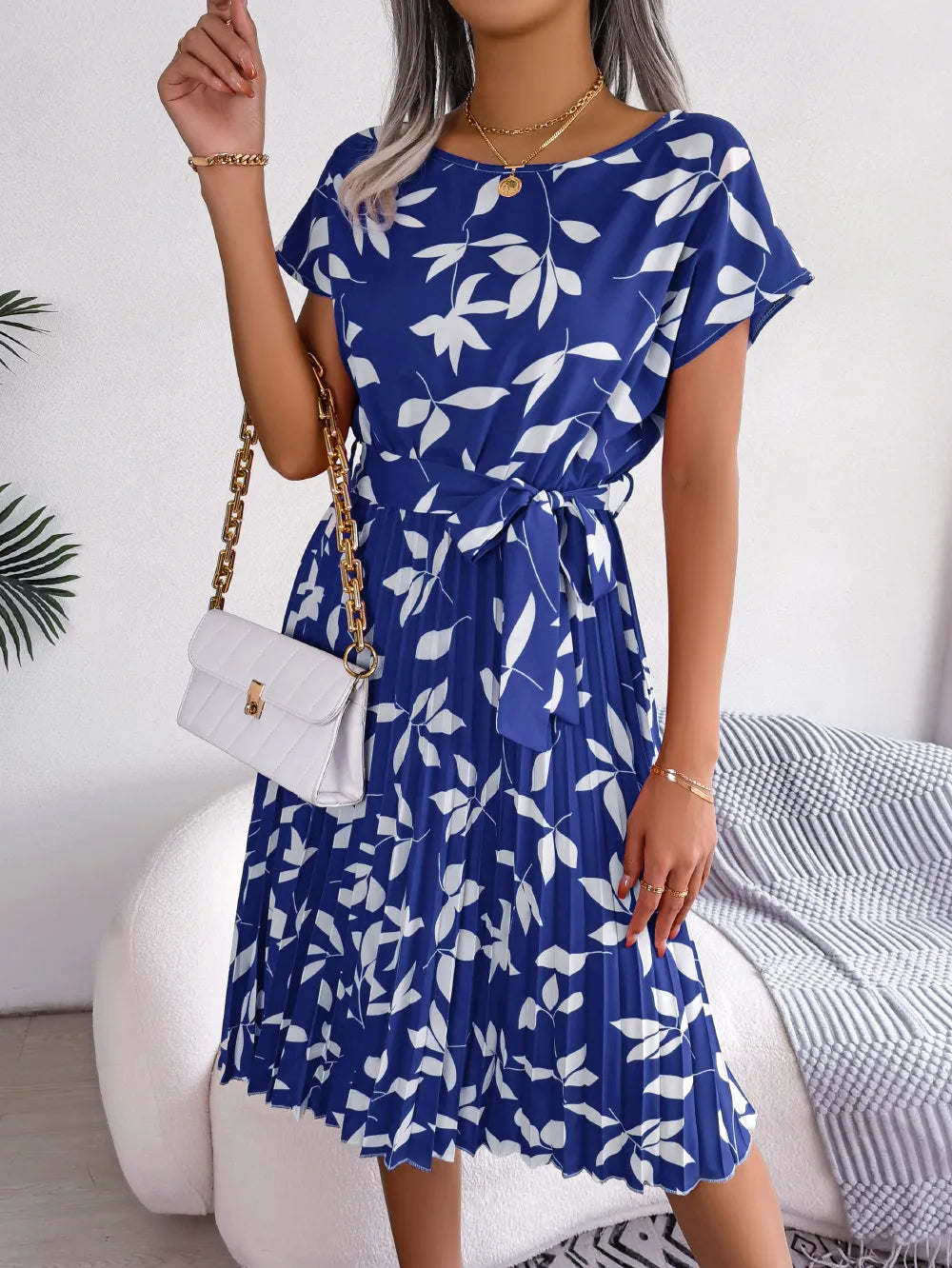 Elegantes Midikleid mit Blattdruck für Damen - Freizeitkleidung für den Sommer