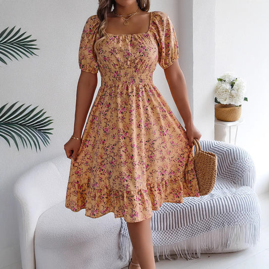 Leichtes Sommerliches Blumenkleid mit eckigem Ausschnitt & Rüschen für Damen