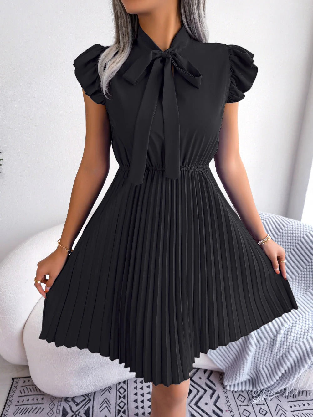 Elegantes Midikleid mit Plisseerock für Damen - Feminin & Stilvoll für Frühling & Sommer