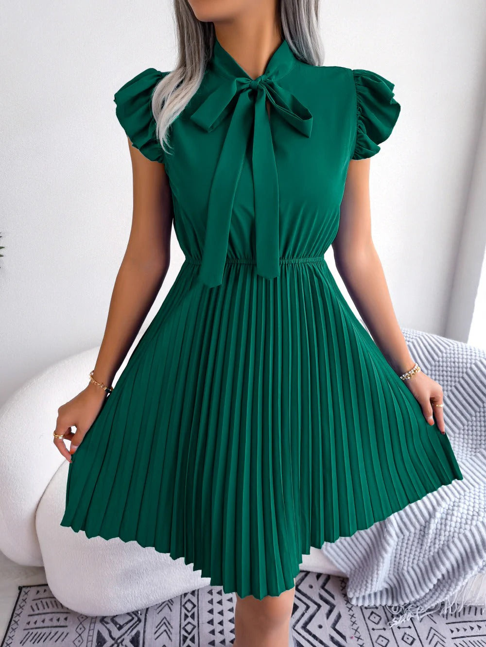 Elegantes Midikleid mit Plisseerock für Damen - Feminin & Stilvoll für Frühling & Sommer