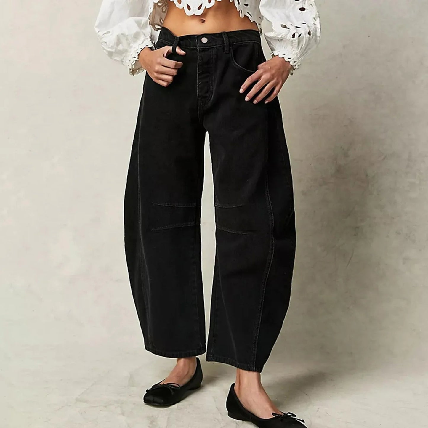 Bequeme lockere Jeans mit weitem Bein
