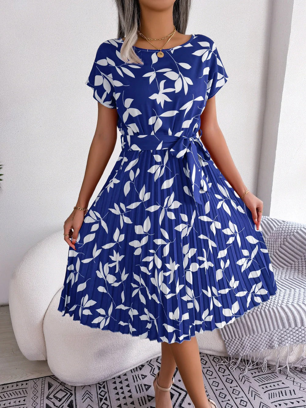 Elegantes Midikleid mit Blattdruck für Damen - Freizeitkleidung für den Sommer